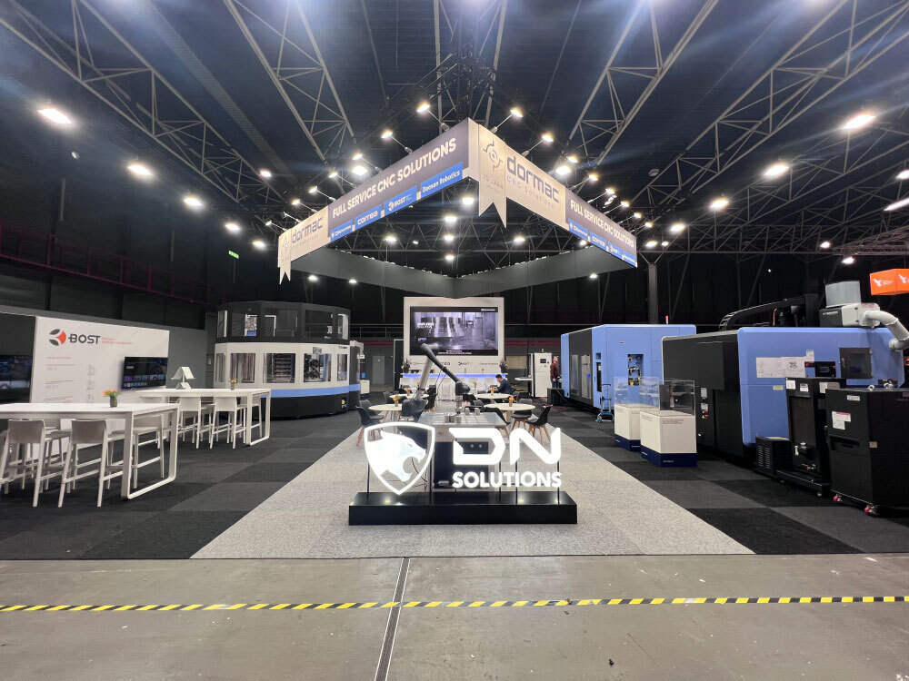 modulaire en duurzame beursstand met video wall en eyecatcher