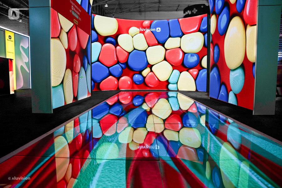 aluvision led tiles inzetten als vloer of als video wall in uw beursstand, dit kan via team standbouw